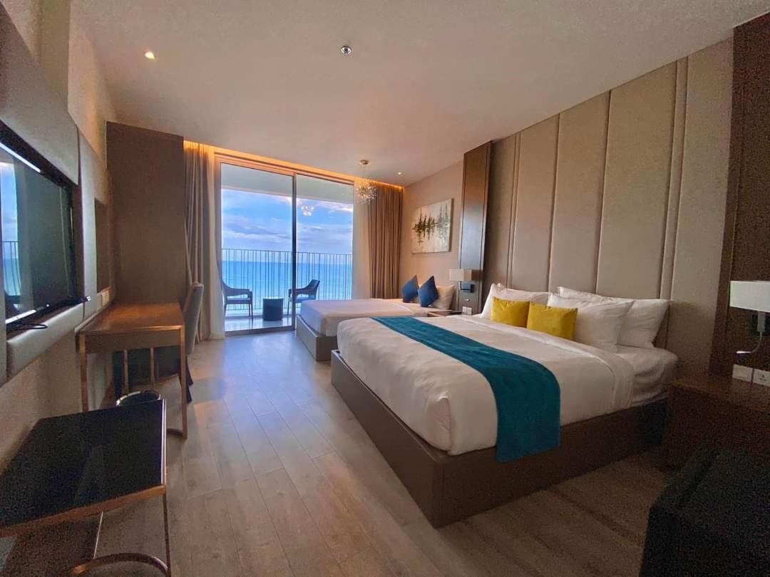 Panorama Oceanfront Suite Нячанг Экстерьер фото