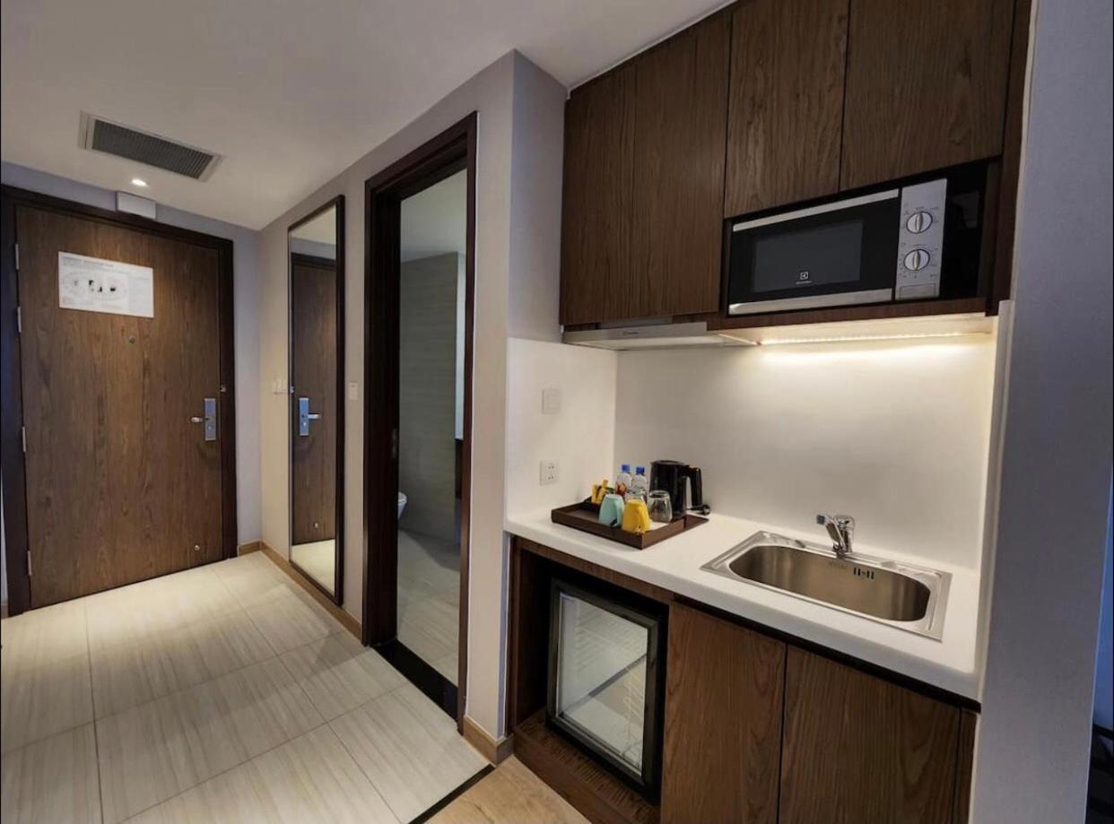 Panorama Oceanfront Suite Нячанг Экстерьер фото