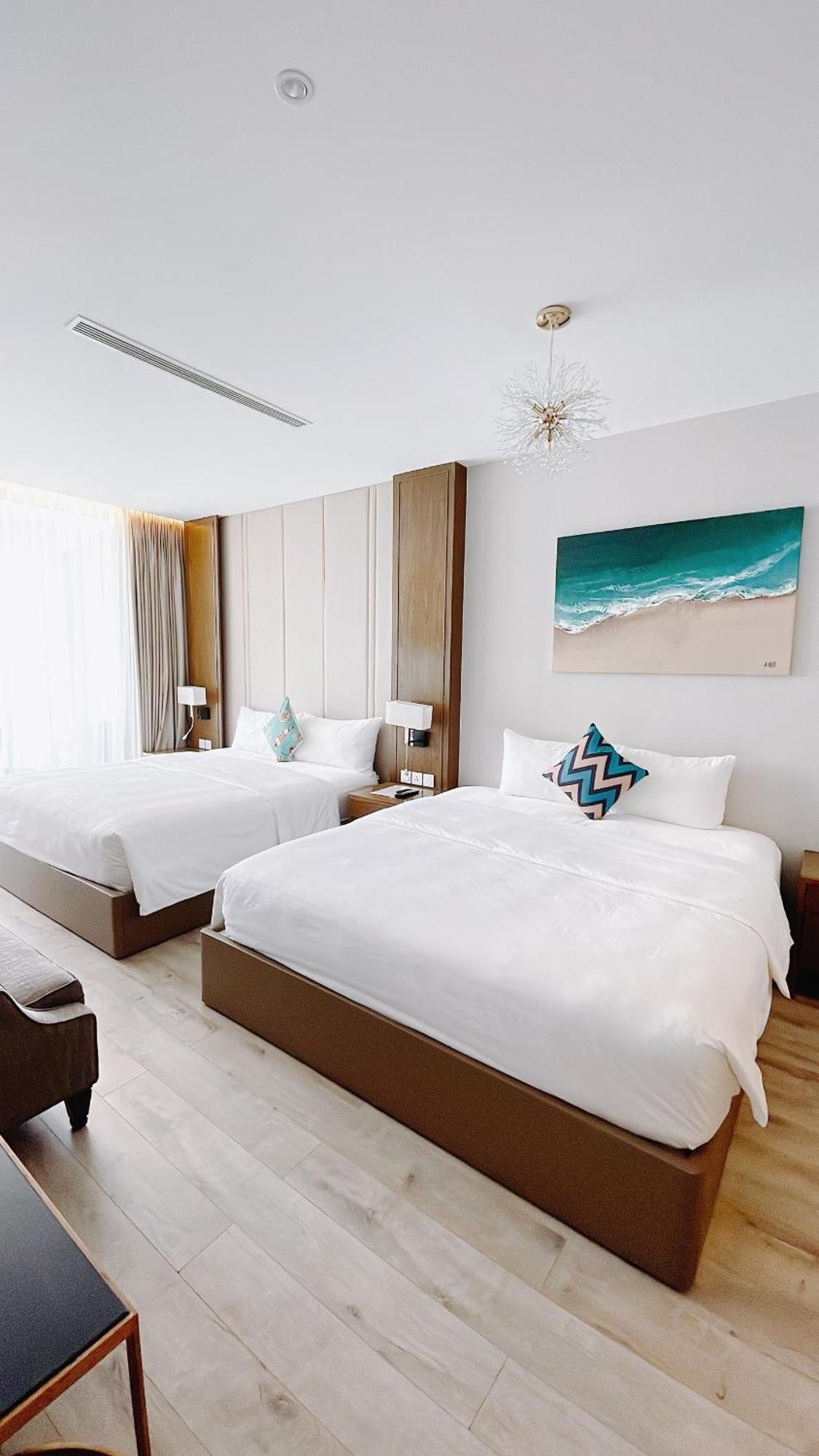 Panorama Oceanfront Suite Нячанг Экстерьер фото