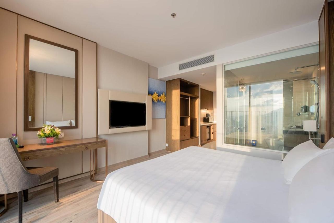 Panorama Oceanfront Suite Нячанг Экстерьер фото