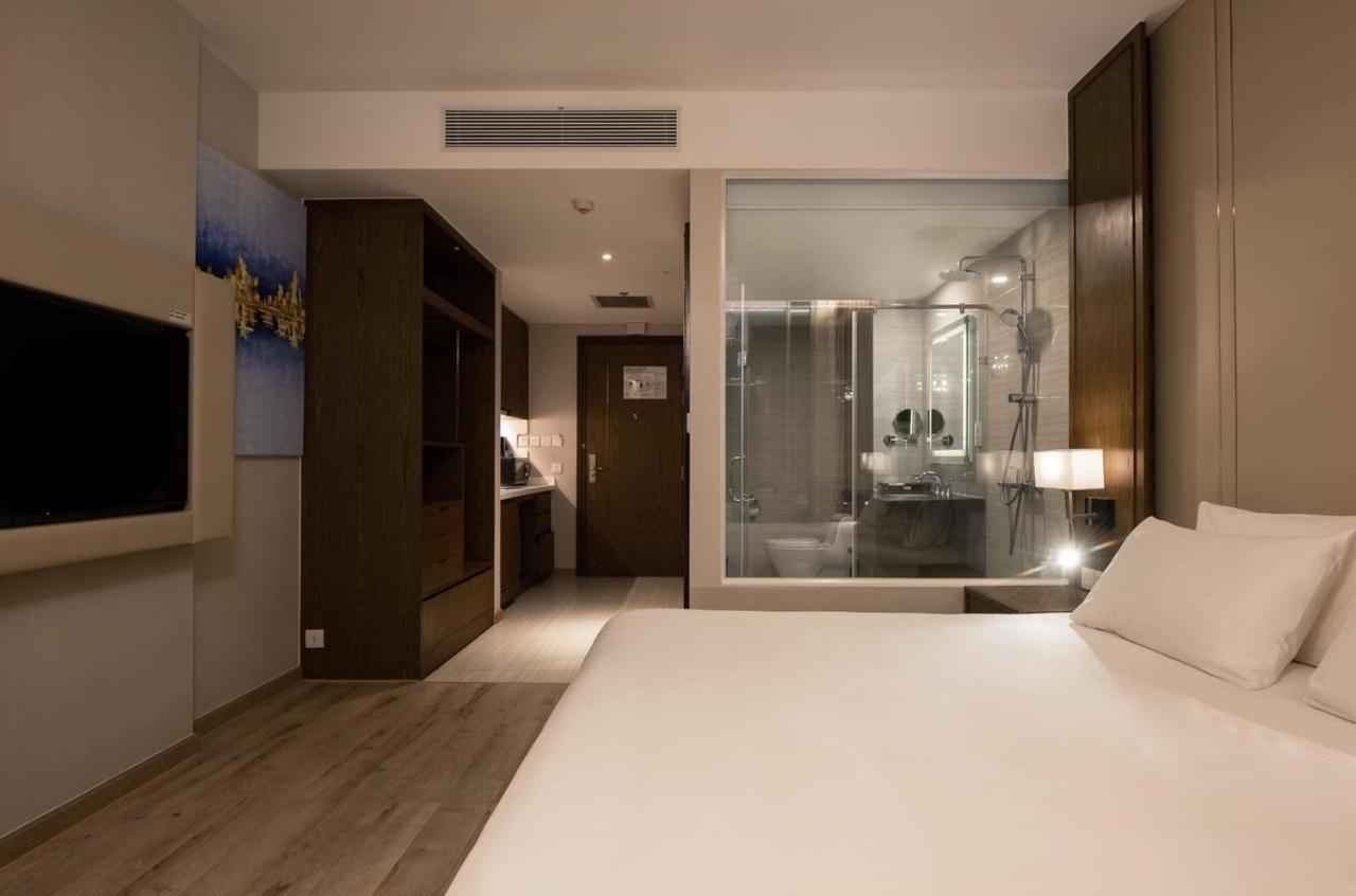 Panorama Oceanfront Suite Нячанг Экстерьер фото