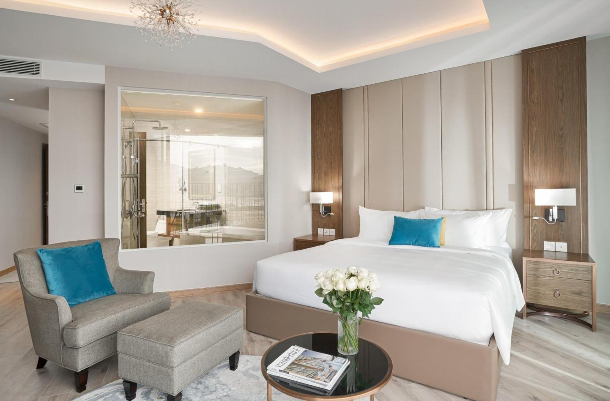 Panorama Oceanfront Suite Нячанг Экстерьер фото