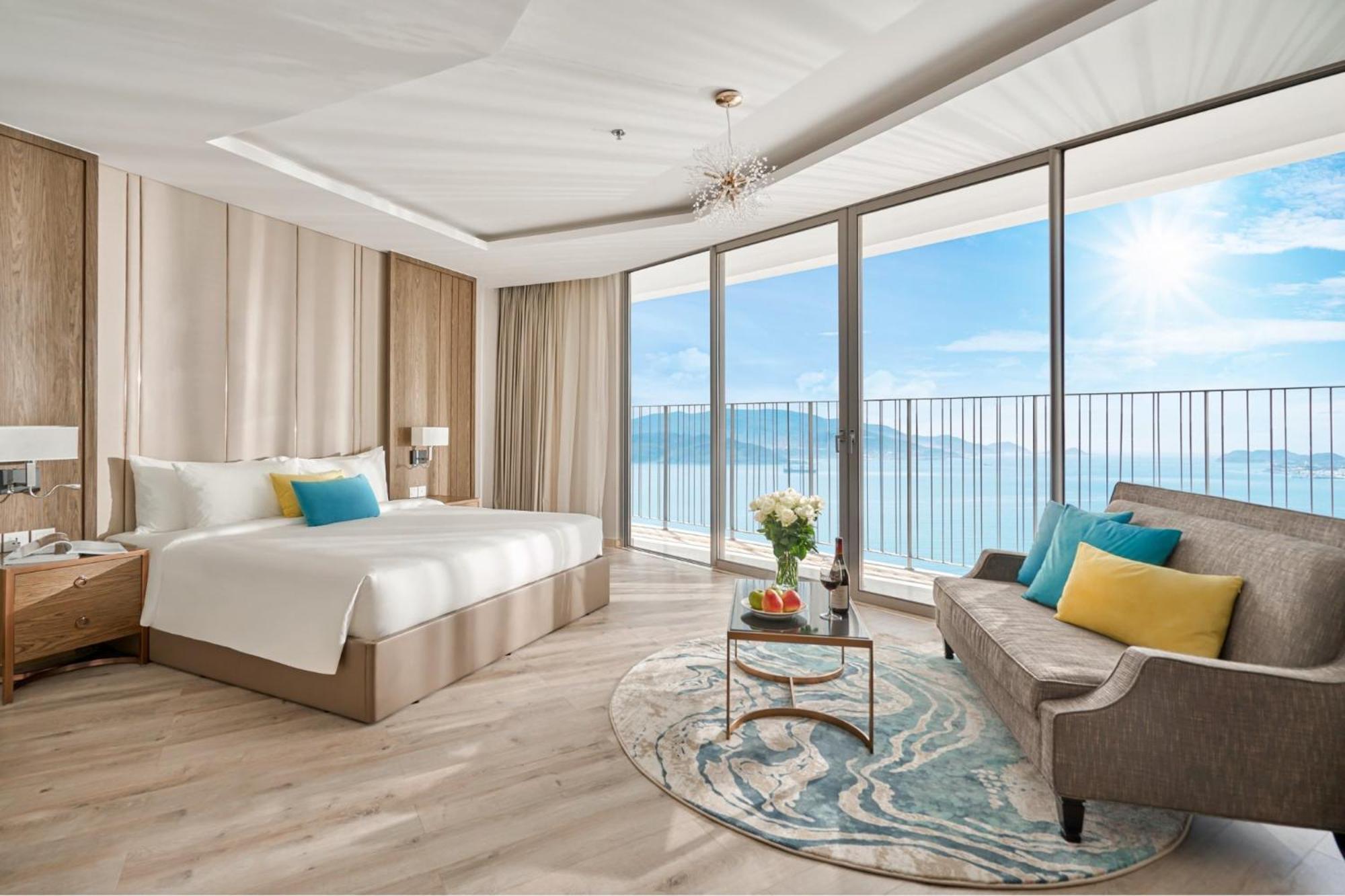 Panorama Oceanfront Suite Нячанг Экстерьер фото